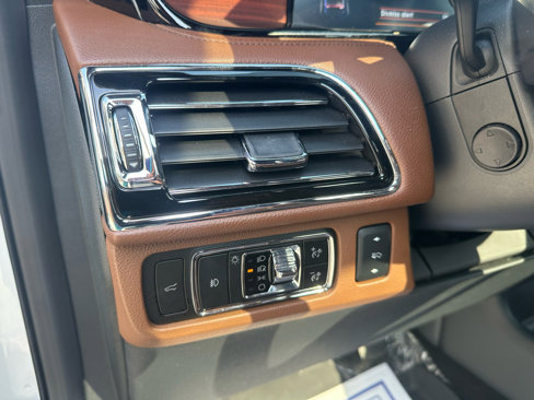 Used 2024 Lincoln Navigator L Reserve image 30