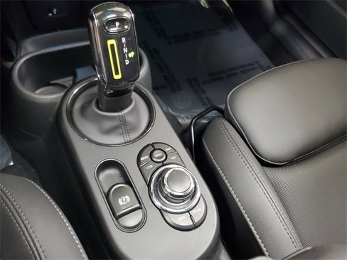 Certified 2024 MINI Cooper SE image 24