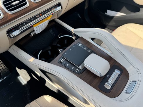 New 2026 Mercedes-Benz GLS 450 4MATIC image 14