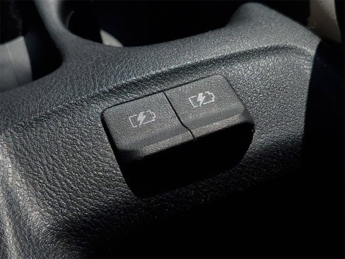 Used 2021 Nissan Versa SV image 27