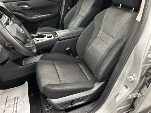 Used 2025 Nissan Rogue SV image 13