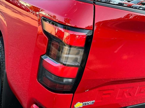Certified 2025 Nissan Frontier SV image 33