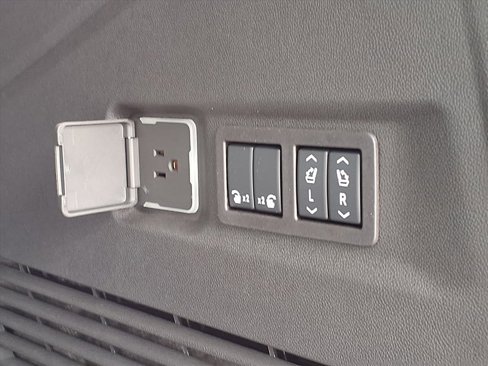 New 2026 Chevrolet Suburban LT w/ Comfort Package image 7
