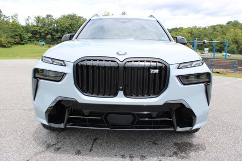 New 2026 BMW X7 M60i image 3