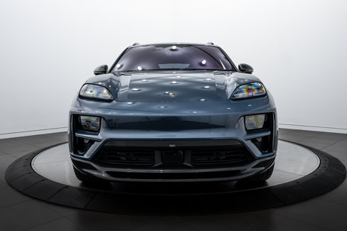New 2025 Porsche Macan Turbo Electric image 10