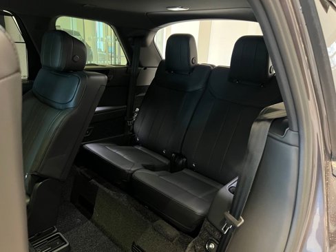 New 2025 Land Rover Range Rover Long Wheelbase SE image 15