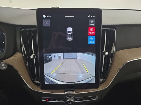 New 2026 Volvo XC60 B5 Core w/ Protection Package Premier image 17