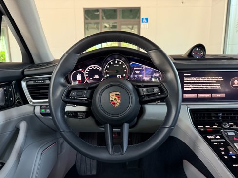 Used 2023 Porsche Panamera 4 w/ Premium Package image 41