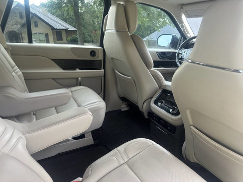 Used 2020 Lincoln Navigator Reserve image 15