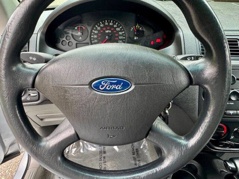 Used 2007 Ford Focus SE image 17