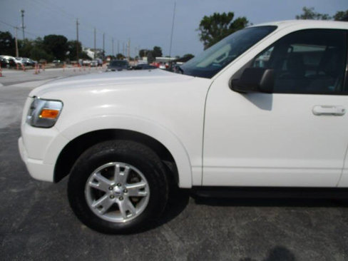 Used 2010 Ford Explorer XLT image 11