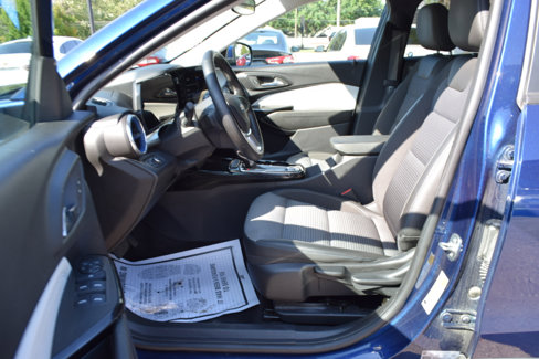 Used 2024 Chevrolet Trax LT w/ Driver Confidence Package image 29