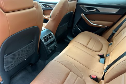 Used 2025 Jaguar F-PACE R-Dynamic S image 12