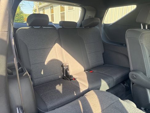 Used 2025 Chevrolet Traverse LT image 22