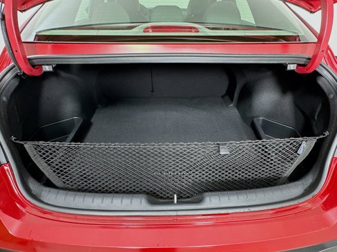 Certified 2025 Hyundai Elantra SEL image 28