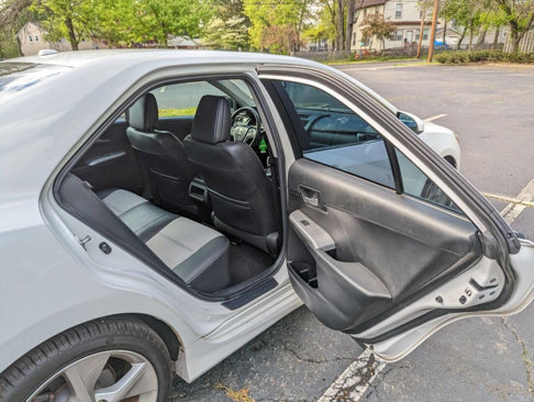 Used 2012 Toyota Camry SE image 12