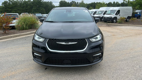 New 2026 Chrysler Pacifica Select image 3