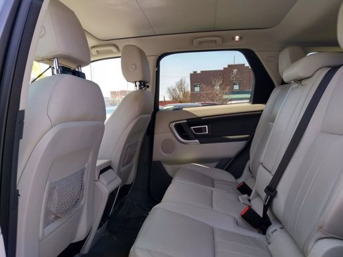 Used 2019 Land Rover Discovery Sport HSE image 15