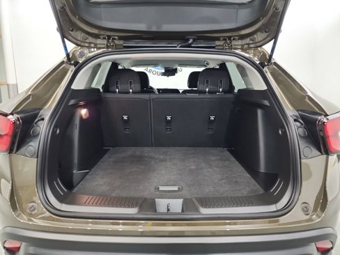 Used 2024 Chevrolet Trax LS w/ LS Convenience Package image 9