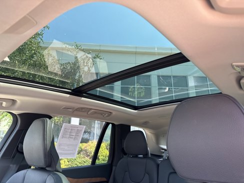 Certified 2025 Volvo XC90 B6 Plus image 10