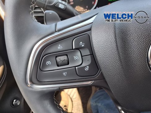 Used 2023 Buick Envision Avenir image 24