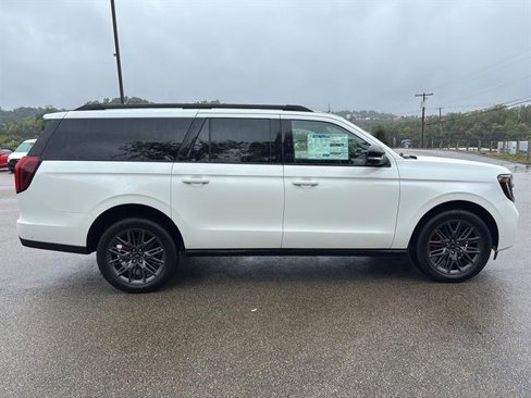 New 2025 Ford Expedition Max Platinum image 5
