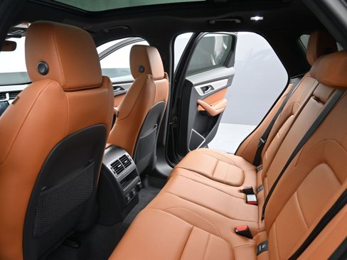 New 2026 Jaguar F-PACE R-Dynamic S image 17