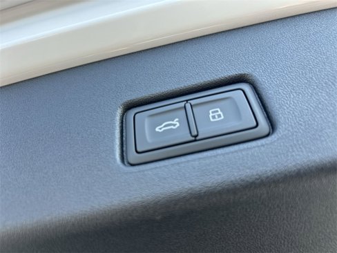 New 2025 Audi Q4 e-tron Premium Plus image 34