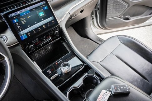 Used 2023 Jeep Grand Cherokee L Limited image 26