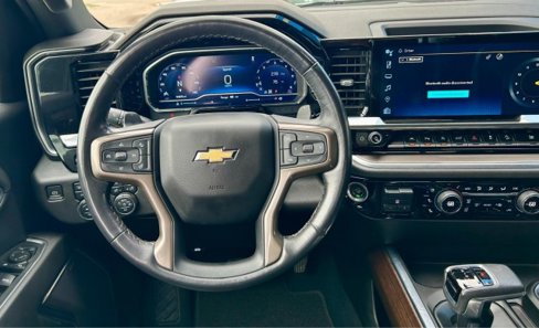 Used 2022 Chevrolet Silverado 1500 High Country w/ Technology Package image 33
