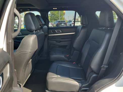 Used 2018 Ford Explorer XLT w/ Equipment Group 202A image 14