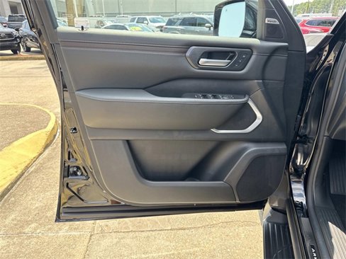 New 2026 Nissan Armada Platinum image 11