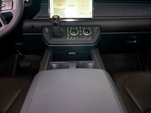 New 2025 Land Rover Defender 110 S image 25
