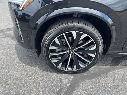 New 2026 Volvo XC90 B6 Plus w/ Protection Package Premier image 9