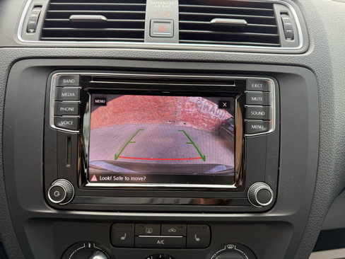 Used 2017 Volkswagen Jetta SE image 11