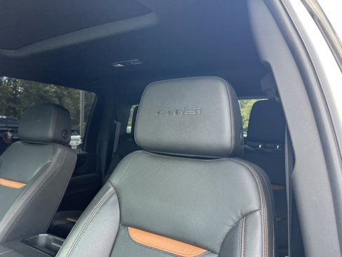 Used 2024 GMC Sierra 2500 AT4 w/ AT4 Preferred Package image 19