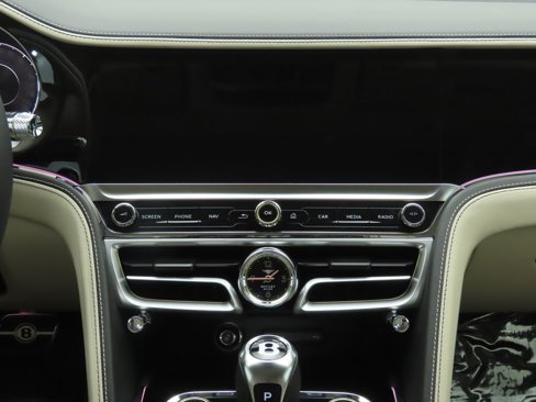 New 2025 Bentley Flying Spur V8 image 14