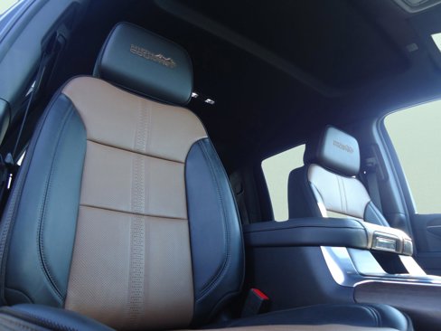 Used 2025 Chevrolet Silverado 2500 High Country image 33
