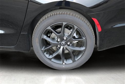 New 2026 Chrysler Pacifica Limited image 9