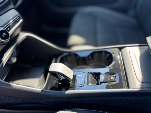 New 2026 Volvo XC40 B5 Ultra w/ Protection Package Premier image 13
