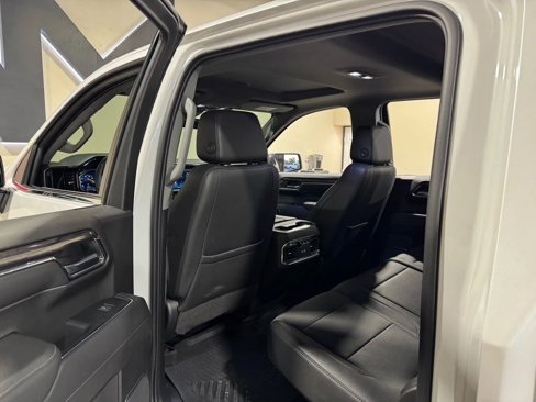 Used 2022 Chevrolet Silverado 1500 LTZ w/ LTZ Premium Package image 12