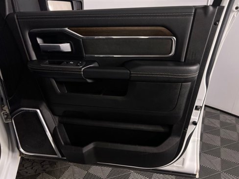 Used 2024 RAM 2500 Laramie image 33