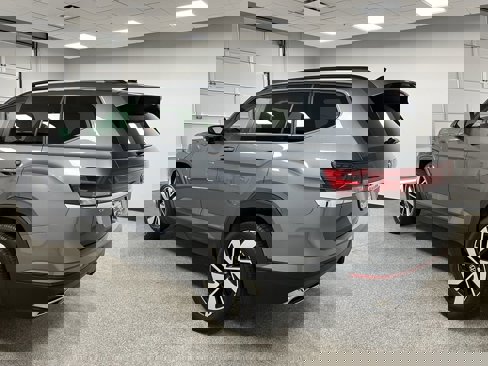 Used 2024 Volkswagen Atlas SE image 9
