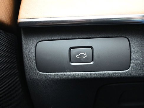 Used 2024 Volvo XC90 B6 Plus w/ Protection Package Premier image 29