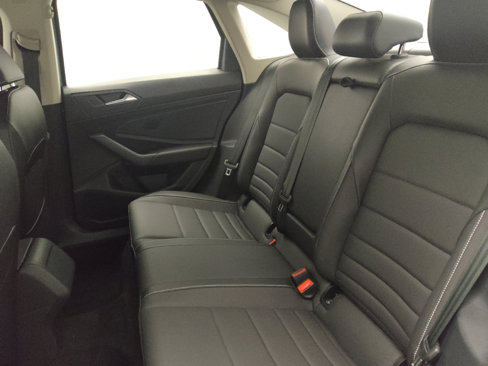 Used 2024 Volkswagen Jetta SE image 18