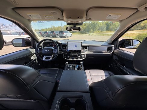 Used 2024 Ford Expedition Max XLT image 27
