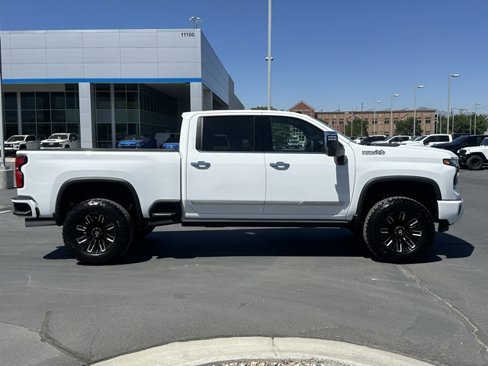 Used 2025 Chevrolet Silverado 3500 High Country w/ High Country Premium Package image 12