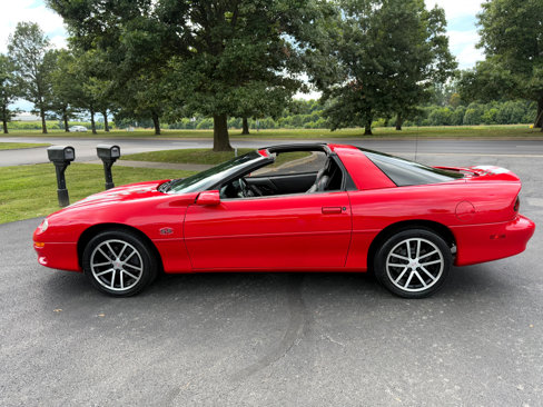 Used 2002 Chevrolet Camaro Z28 w/ SS Performance/Appearance Pkg image 10