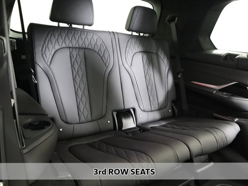 Used 2022 BMW X7 M50i image 12