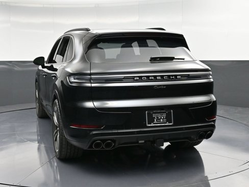 New 2025 Porsche Cayenne Turbo image 7